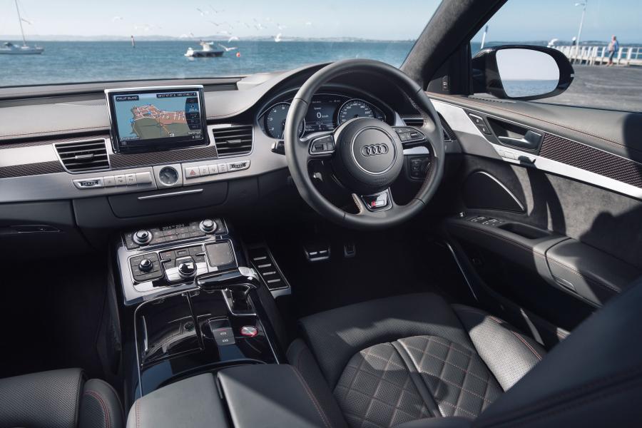 Торпедо Audi S8 Plus (D4) 2016 года  (AU) (фото 15 из 15)